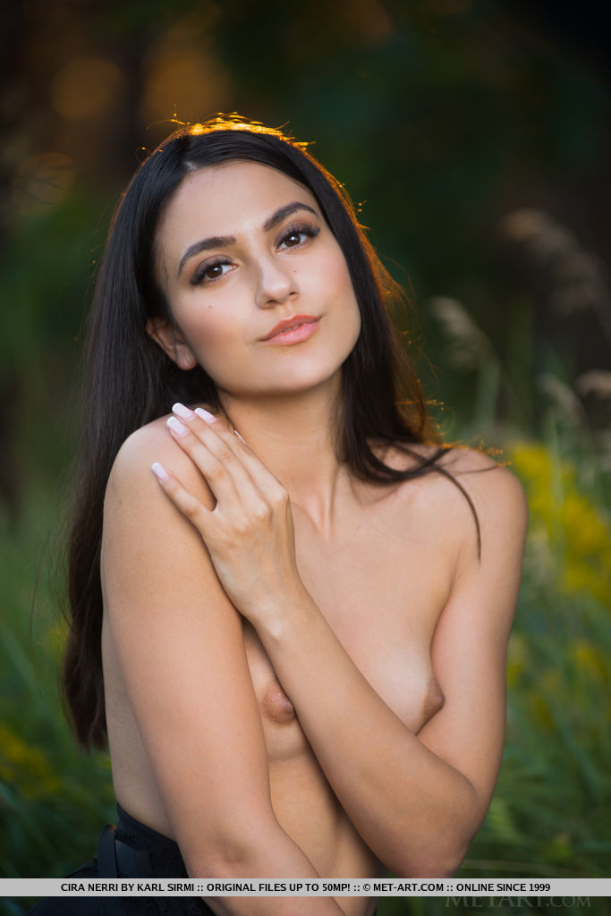 Model of Cira Nerri in in one-s skin sessions