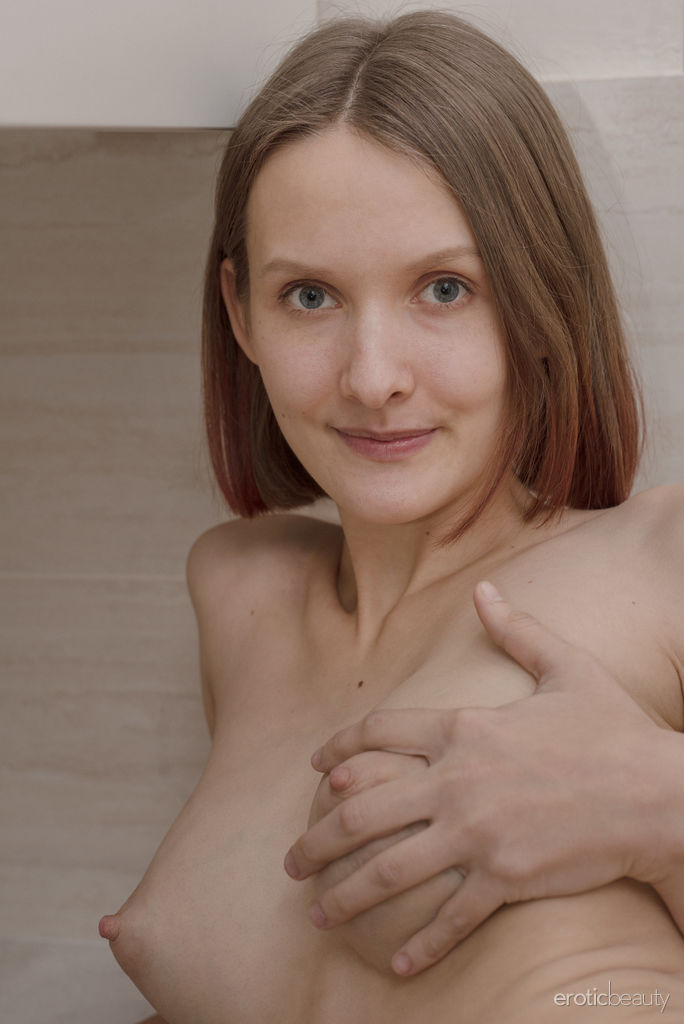 Mak in nude portrait